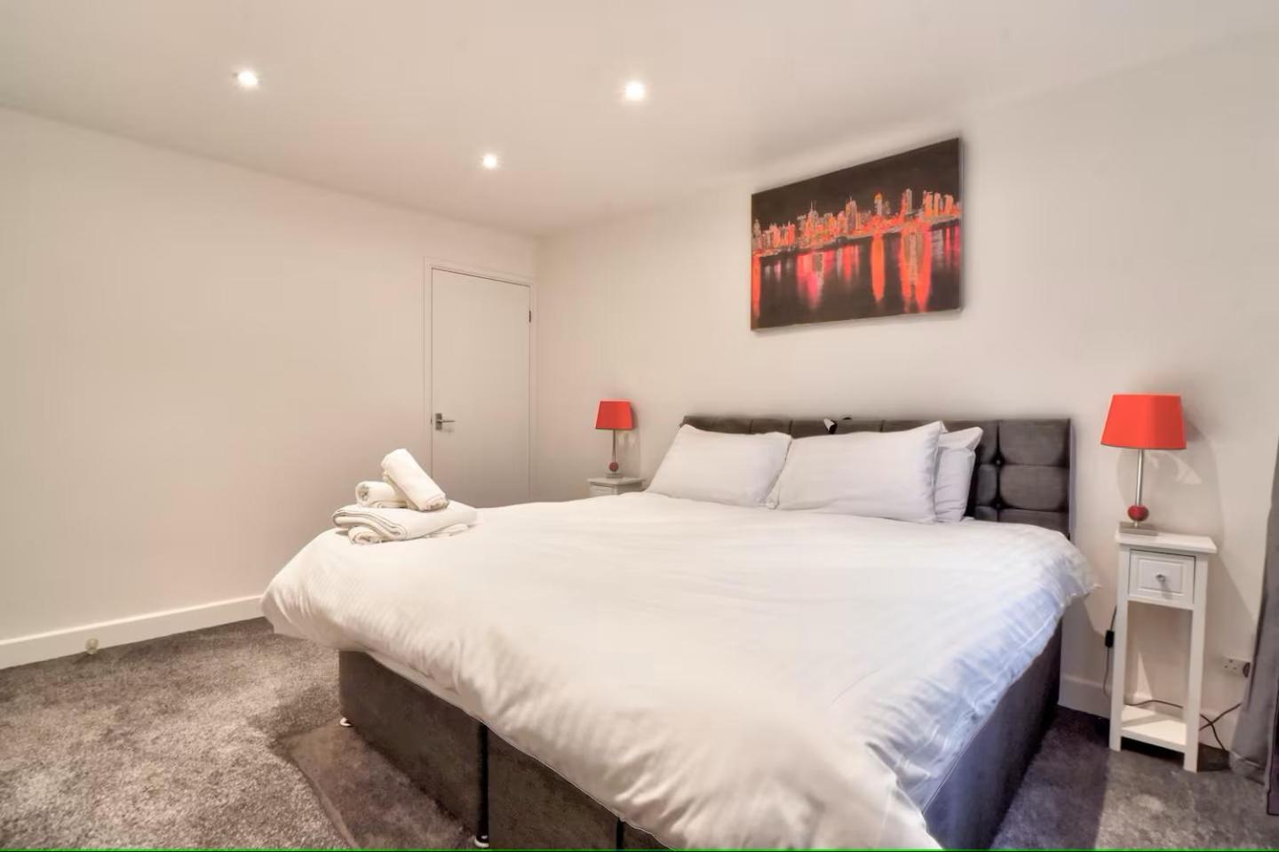 Amazing Beautiful King Size Bedroom 1 - Heybridge  Exterior photo